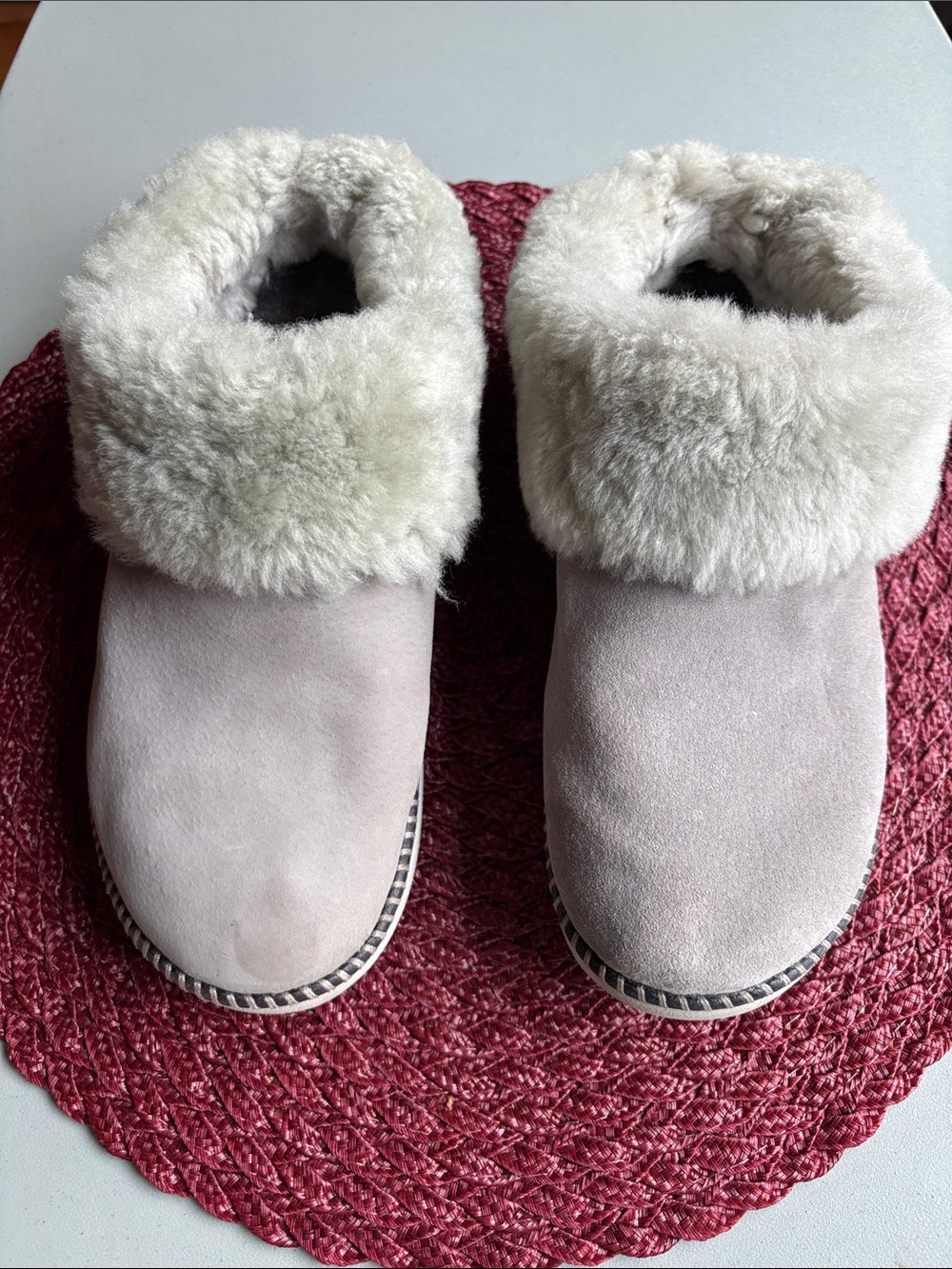 Golukai sherling slippers